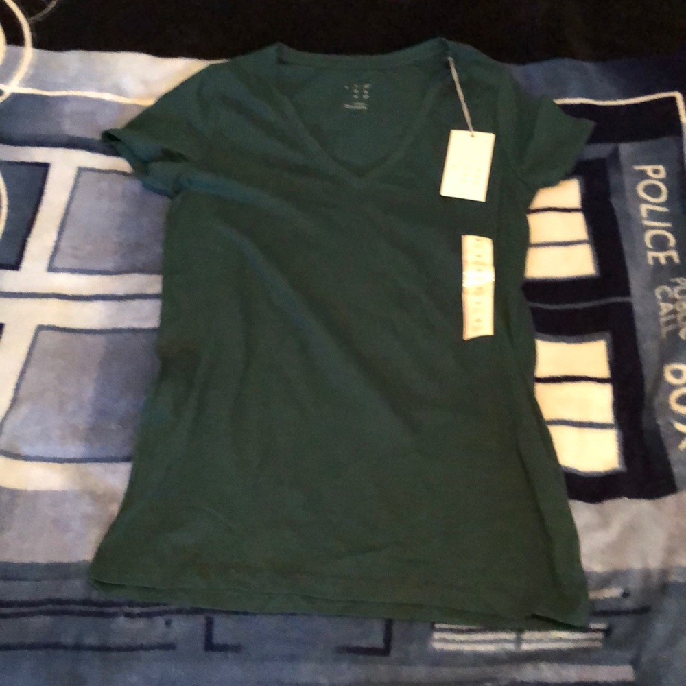 Brand new Nice Women’s v neck t shirt